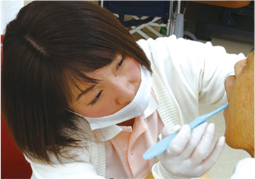 奈良県香芝市の歯医者 よしむらファミリー訪問歯科の女性スタッフの写真
